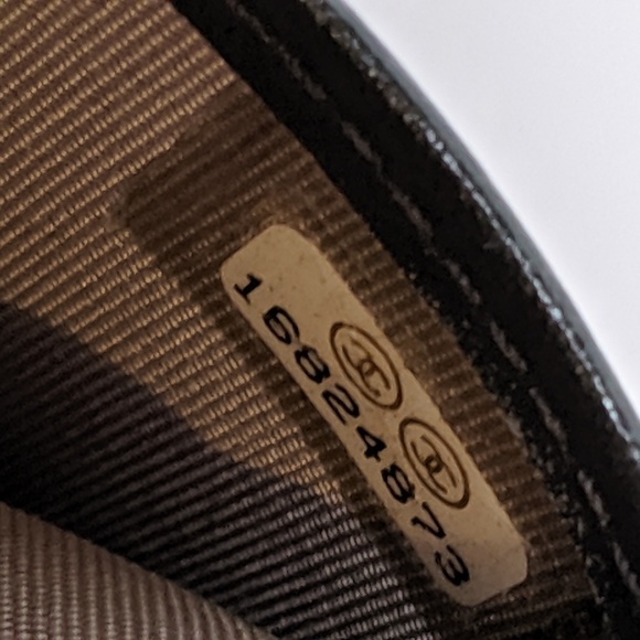 SOLD Chanel Grey Boy Bi-fold Patent Leather Wallet - Picture 2 of 8